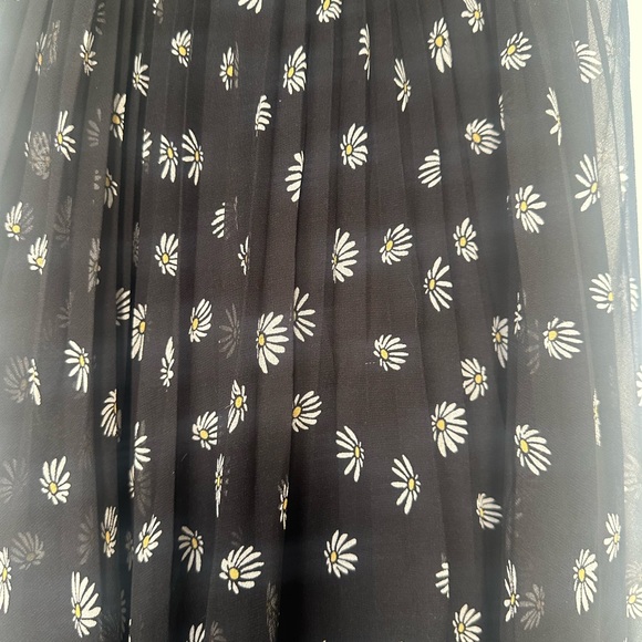 Wilfred Twirl Pleated Skirt - Picture 4 of 5